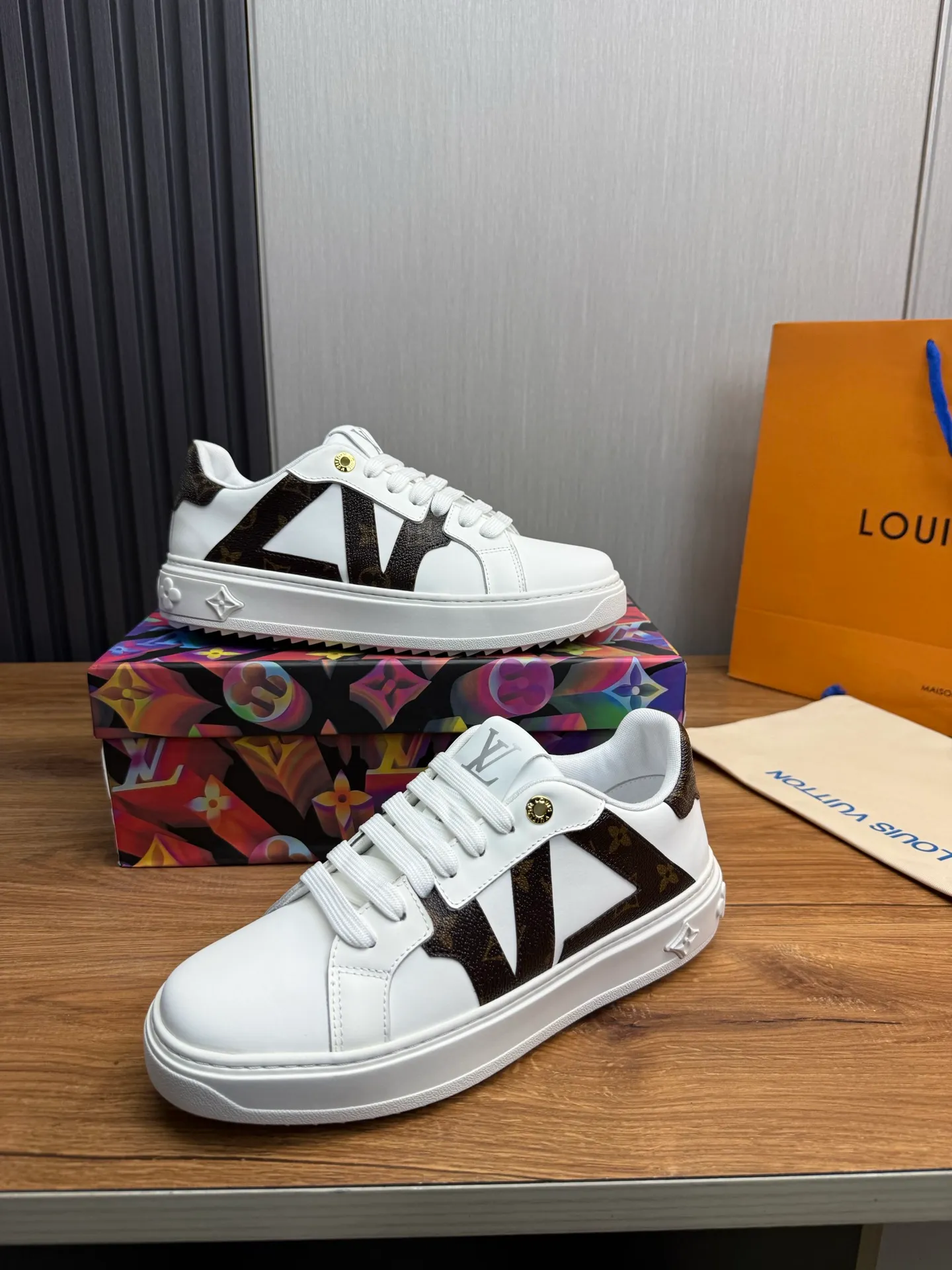 Men's shoes 💰520💰 LOUIS VUITTON [Luden Yiwei] The new trendy Lv is on the market 🎁, casual and fashionable men's shoes 👟 The upper is made of imported silk cowhide + cowhide mesh lining, the original wear-resistant rubber outsole, the version is simple and elegant, exclusive for trendy men. 38-44